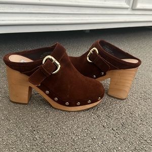 Steve Madden clogs